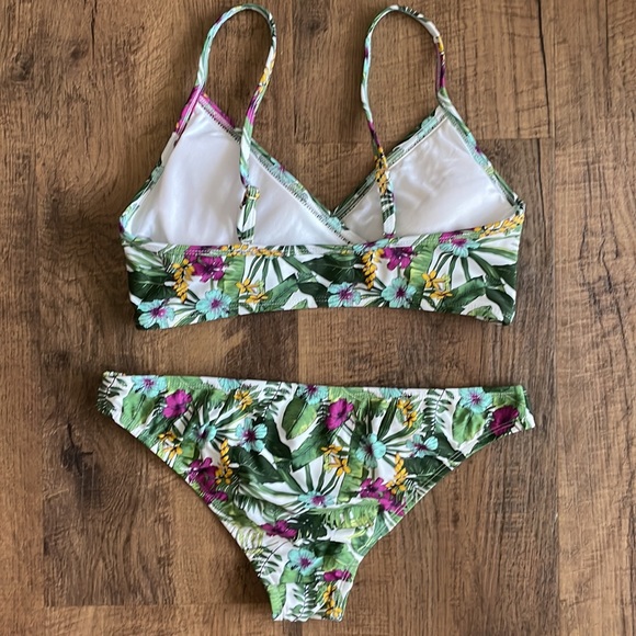 Cabana del Sol tropical floral print 2 piece bikini size medium - Picture 6 of 9